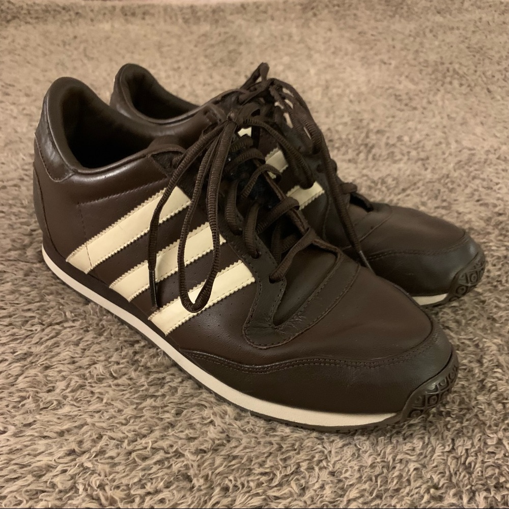 Vintage brown adidas shoes!